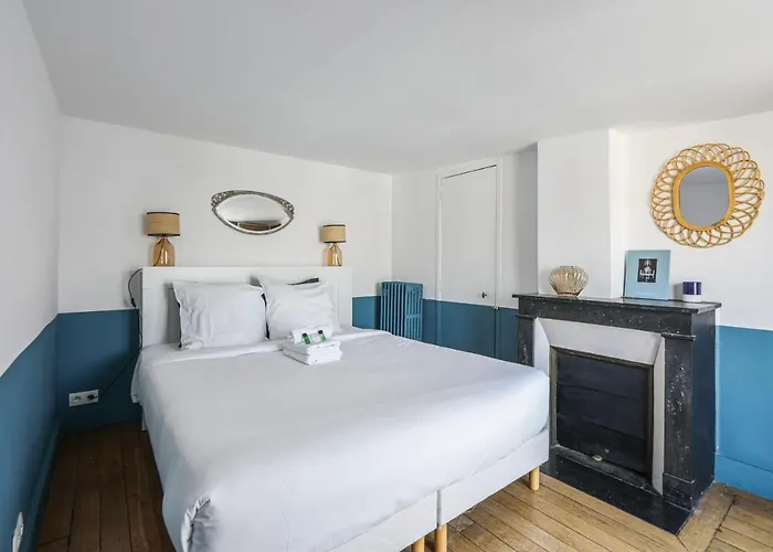 Appartement Artists' On The Roofs Of Montmartre - Welkeys