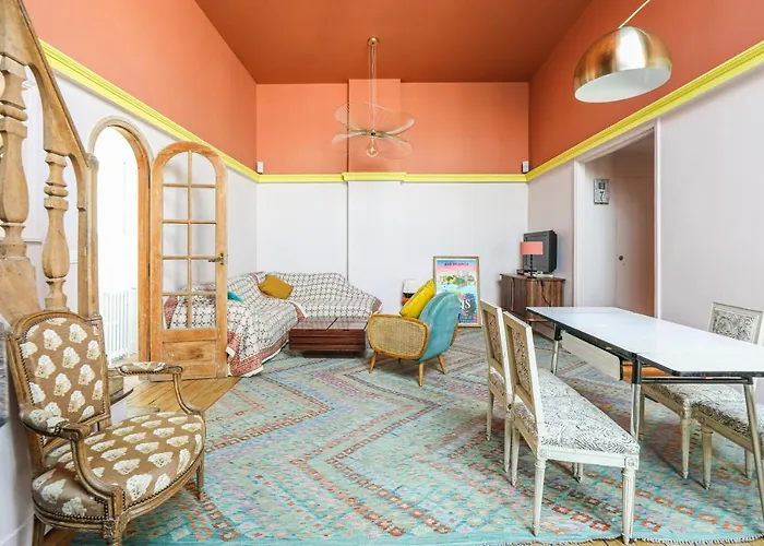 Artists' On The Roofs Of Montmartre - Welkeys Appartement